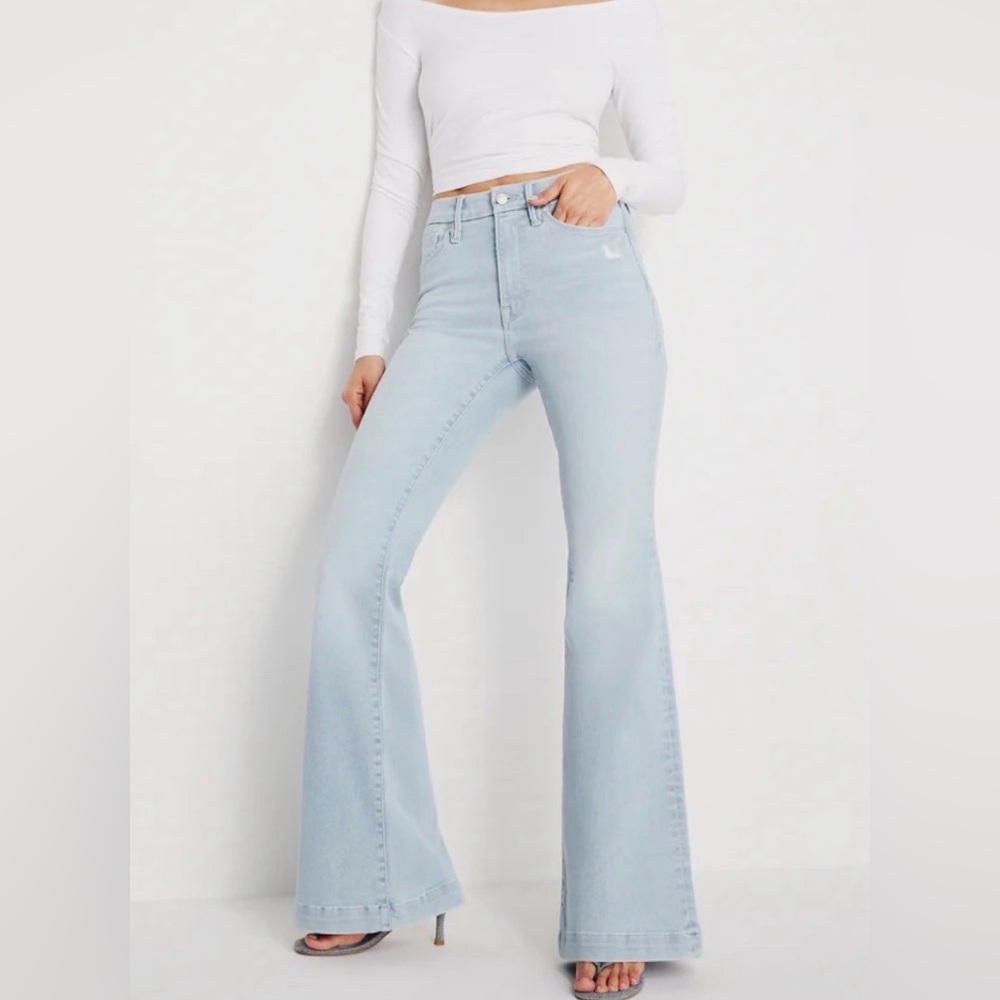 Good American Always Fits 20-26 plus Light Blue Flare Jeans